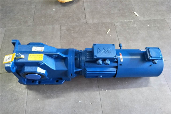 S67減速機(jī)實(shí)物圖 (2) S67減速機(jī)實(shí)物圖 (2)