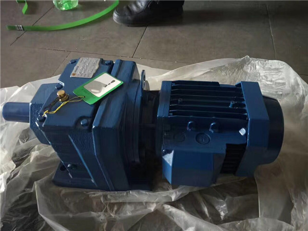 VEMT減速機(jī)電機(jī)廠家 (45) VEMT減速機(jī)電機(jī)廠家 (45)