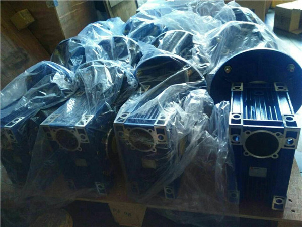 RV蝸輪蝸桿減速機(jī) (13) RV蝸輪蝸桿減速機(jī) (13)