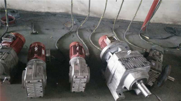 VEMTE減速機(jī)電機(jī)廠家 (91) VEMTE減速機(jī)電機(jī)廠家 (91)