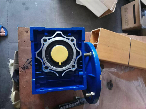 VEMTE蝸輪蝸桿減速機NMRV (15) VEMTE蝸輪蝸桿減速機NMRV (15)