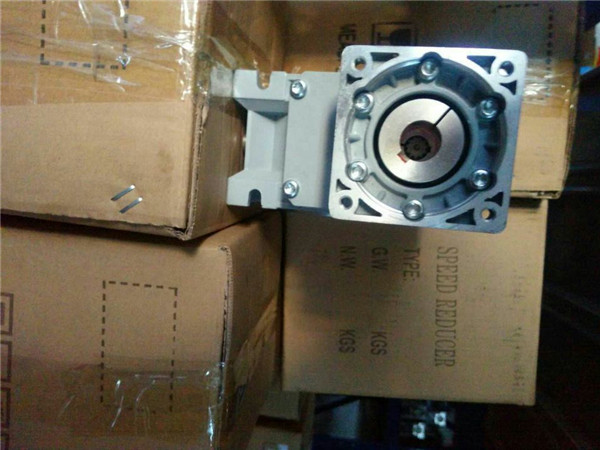 RV蝸輪蝸桿減速機 (10) RV蝸輪蝸桿減速機 (10)