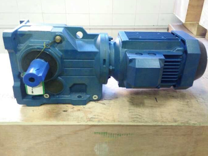 K47減速機(jī),GKF47DRE71齒輪減速機(jī) K47減速機(jī),GKF47DRE71齒輪減速機(jī)