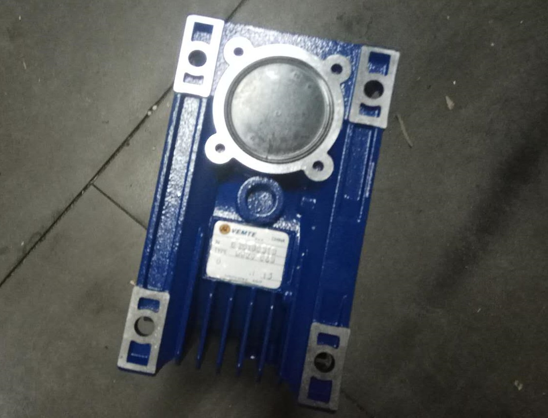 連鑄牽引機(jī)減速機(jī),NMRV110-40減速機(jī),RV110減速機(jī) 連鑄牽引機(jī)減速機(jī),NMRV110-40減速機(jī),RV110減速機(jī)