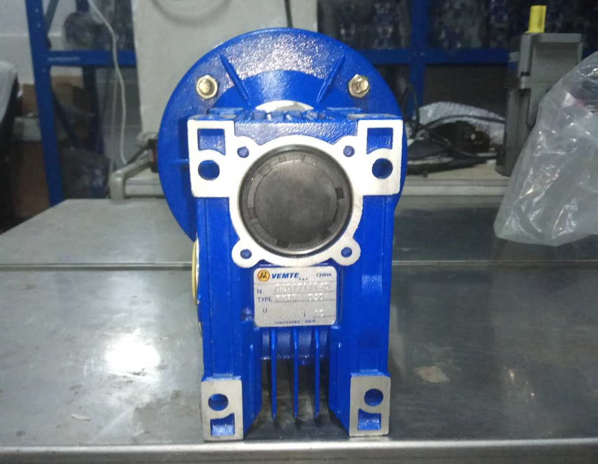 棒條振動(dòng)給料機(jī)減速機(jī),RV075-60-0.18KW減速器,RV075減速機(jī) 棒條振動(dòng)給料機(jī)減速機(jī),RV075-60-0.18KW減速器,RV075減速機(jī)