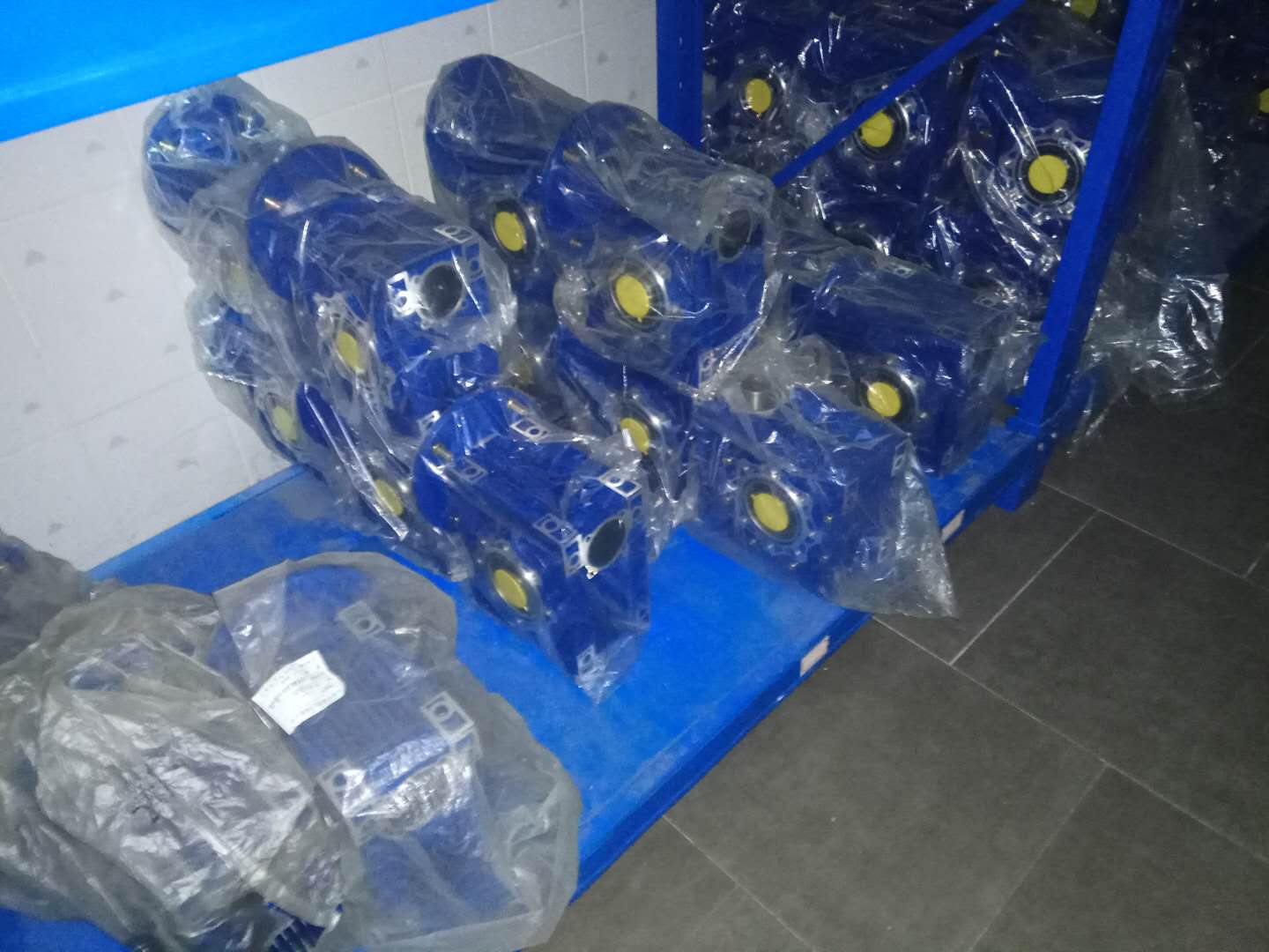 NMRV90減速機(jī),減速機(jī),RV090減速機(jī) NMRV90減速機(jī),減速機(jī),RV090減速機(jī)