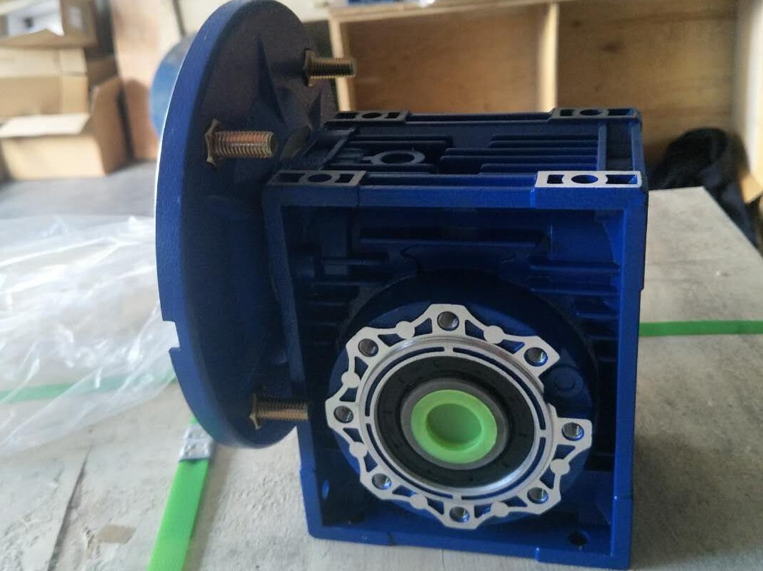 NMRV50減速機(jī),絡(luò)筒機(jī)減速機(jī),RV減速機(jī),渦輪減速器 NMRV50減速機(jī),絡(luò)筒機(jī)減速機(jī),RV減速機(jī),渦輪減速器