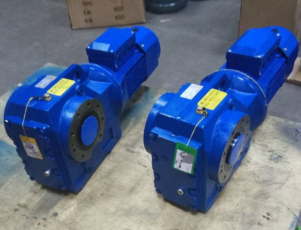 花生收割機(jī)減速機(jī),SAF77渦輪減速機(jī),齒輪減速機(jī),S77減速機(jī) 花生收割機(jī)減速機(jī),SAF77渦輪減速機(jī),齒輪減速機(jī),S77減速機(jī)