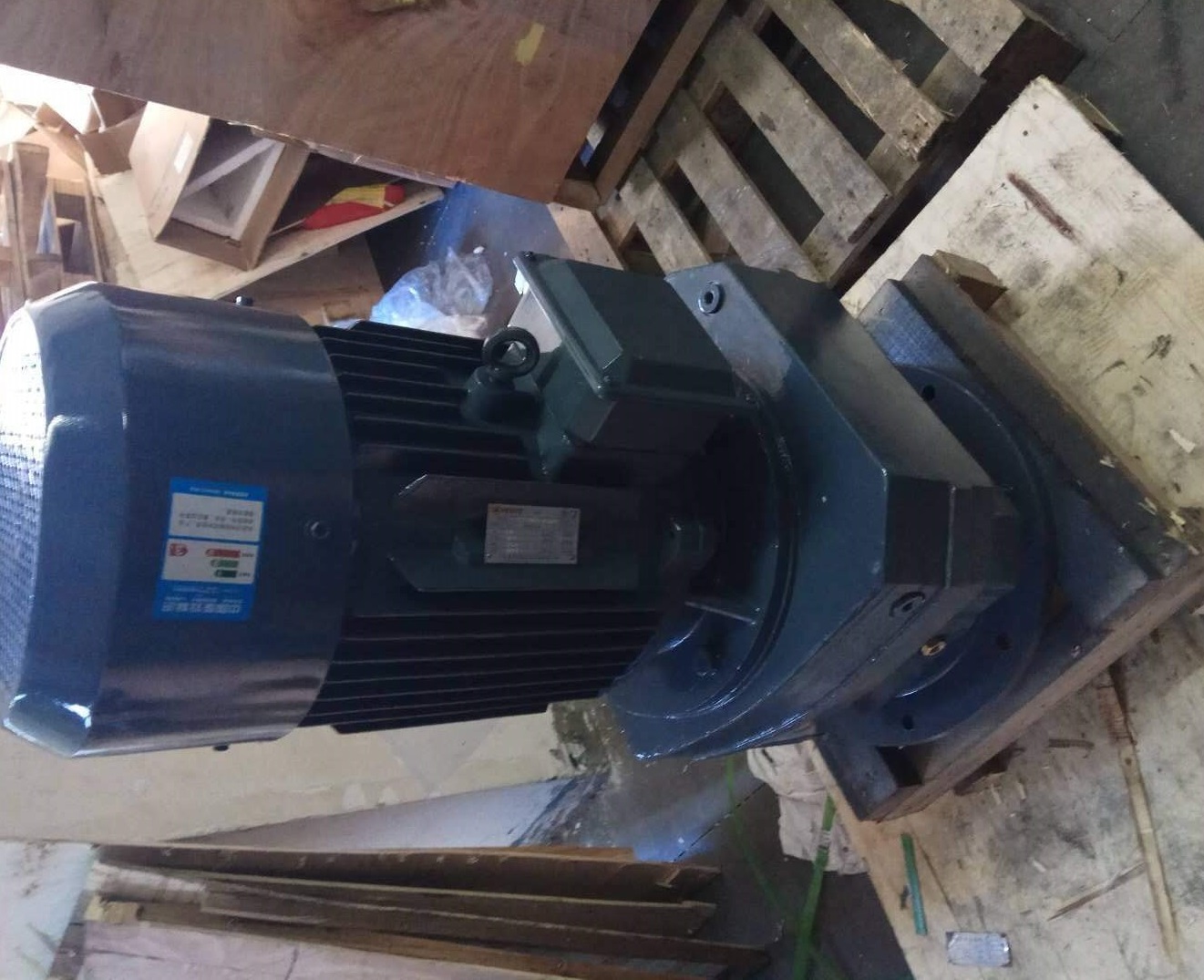 齒輪減速機(jī),R17減速機(jī),R167減速機(jī),齒輪減速電機(jī) 齒輪減速機(jī),R17減速機(jī),R167減速機(jī),齒輪減速電機(jī)