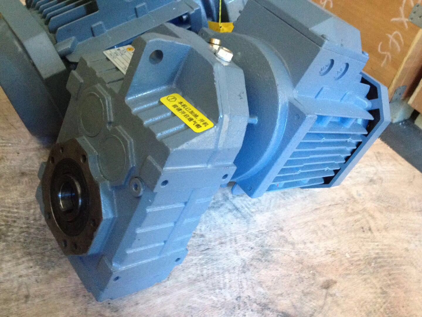 蛟龍旋轉(zhuǎn)機減速機,齒輪減速機型號,齒輪減速電機 蛟龍旋轉(zhuǎn)機減速機,齒輪減速機型號,齒輪減速電機