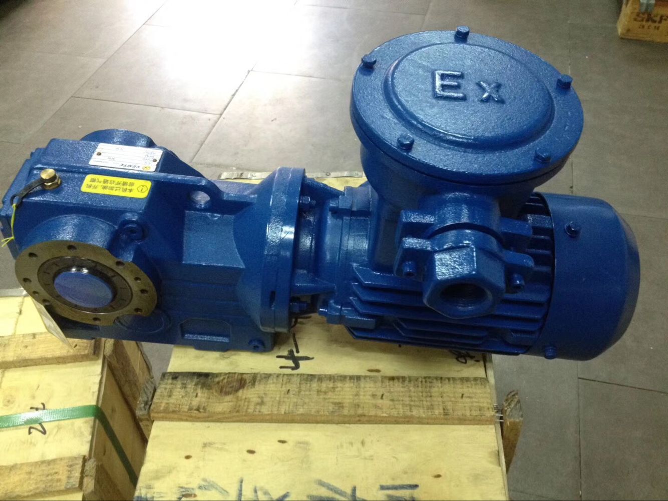 路障升降柱減速機(jī),齒輪減速機(jī),減速機(jī)K57,K57YVP63M4 路障升降柱減速機(jī),齒輪減速機(jī),減速機(jī)K57,K57YVP63M4