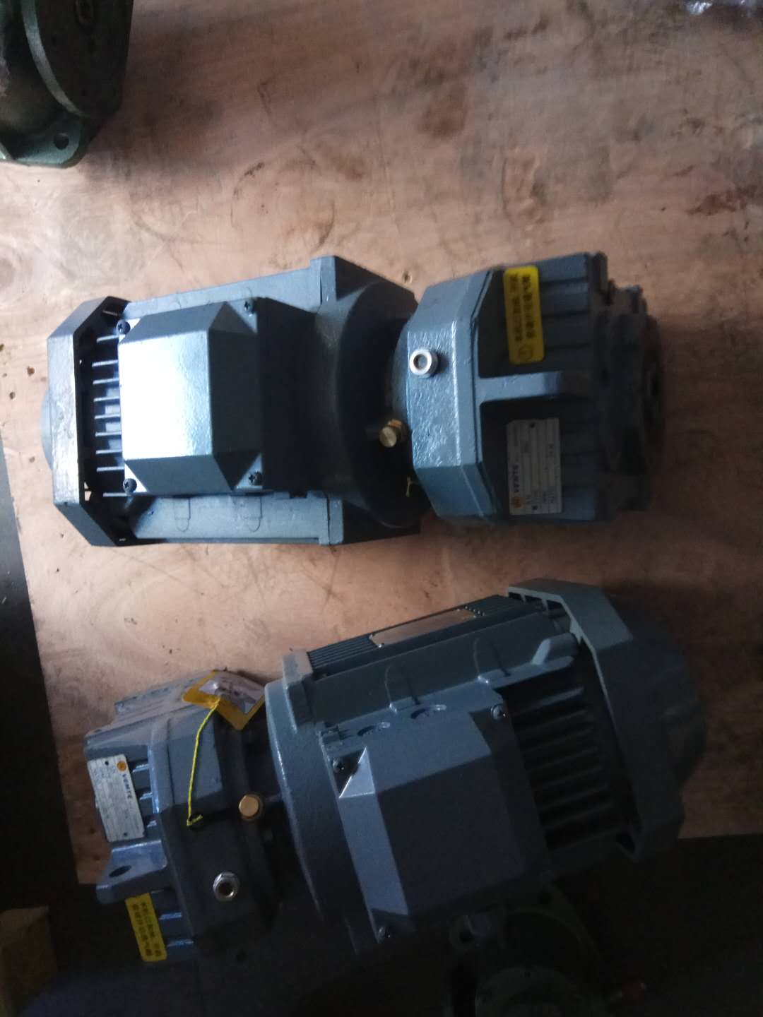 制漿機(jī)減速機(jī),齒輪減速機(jī),減速機(jī)F77,F77減速機(jī),F77DRE100M4 制漿機(jī)減速機(jī),齒輪減速機(jī),減速機(jī)F77,F77減速機(jī),F77DRE100M4