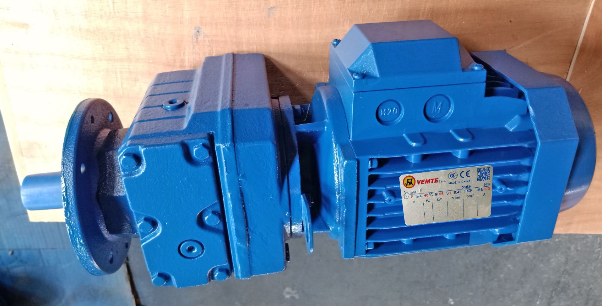 GRF97Y160L4減速機(jī),15KW減速機(jī),齒輪箱,立式減速機(jī) GRF97Y160L4減速機(jī),15KW減速機(jī),齒輪箱,立式減速機(jī)