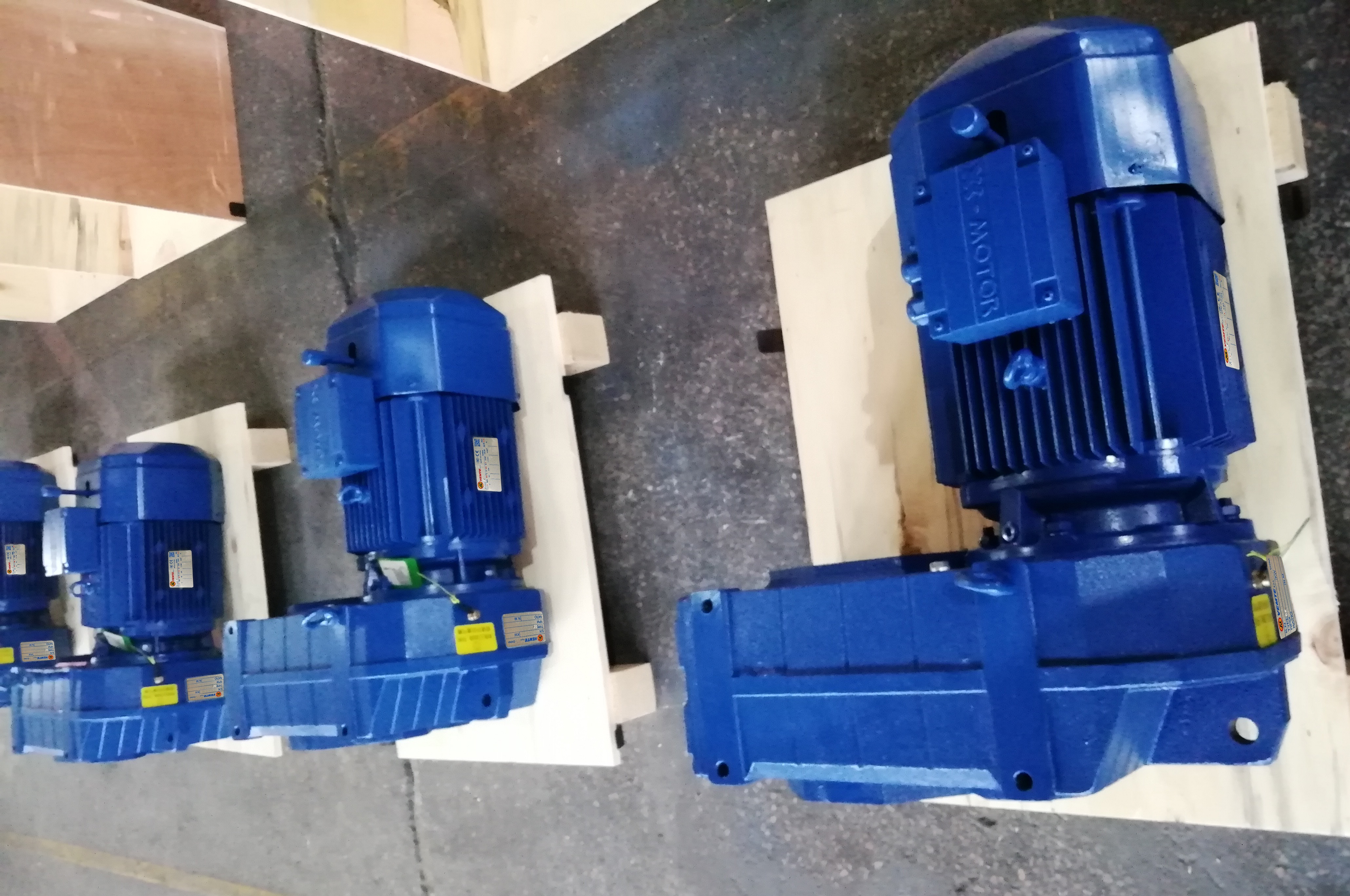 GF97Y132S4,平行軸減速機,5.5KW減速機,20轉(zhuǎn)減速機,F型減速機 GF97Y132S4,平行軸減速機,5.5KW減速機,20轉(zhuǎn)減速機,F型減速機