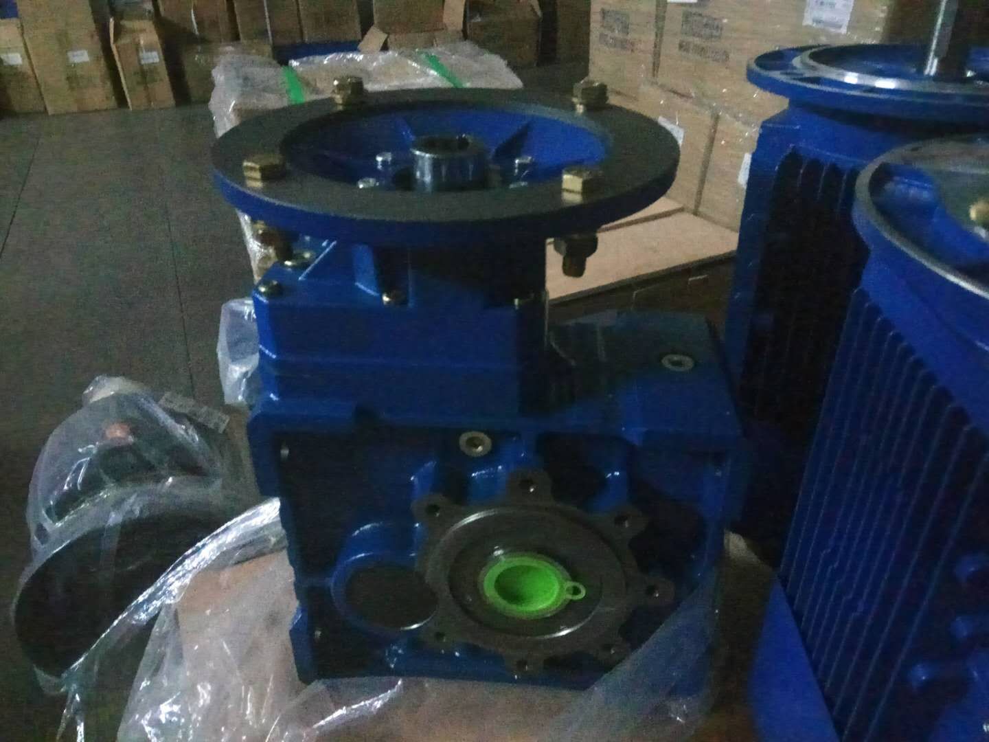 200NM減速機(jī),渦輪減速機(jī),NMRV075減速機(jī),160比減速機(jī) 200NM減速機(jī),渦輪減速機(jī),NMRV075減速機(jī),160比減速機(jī)