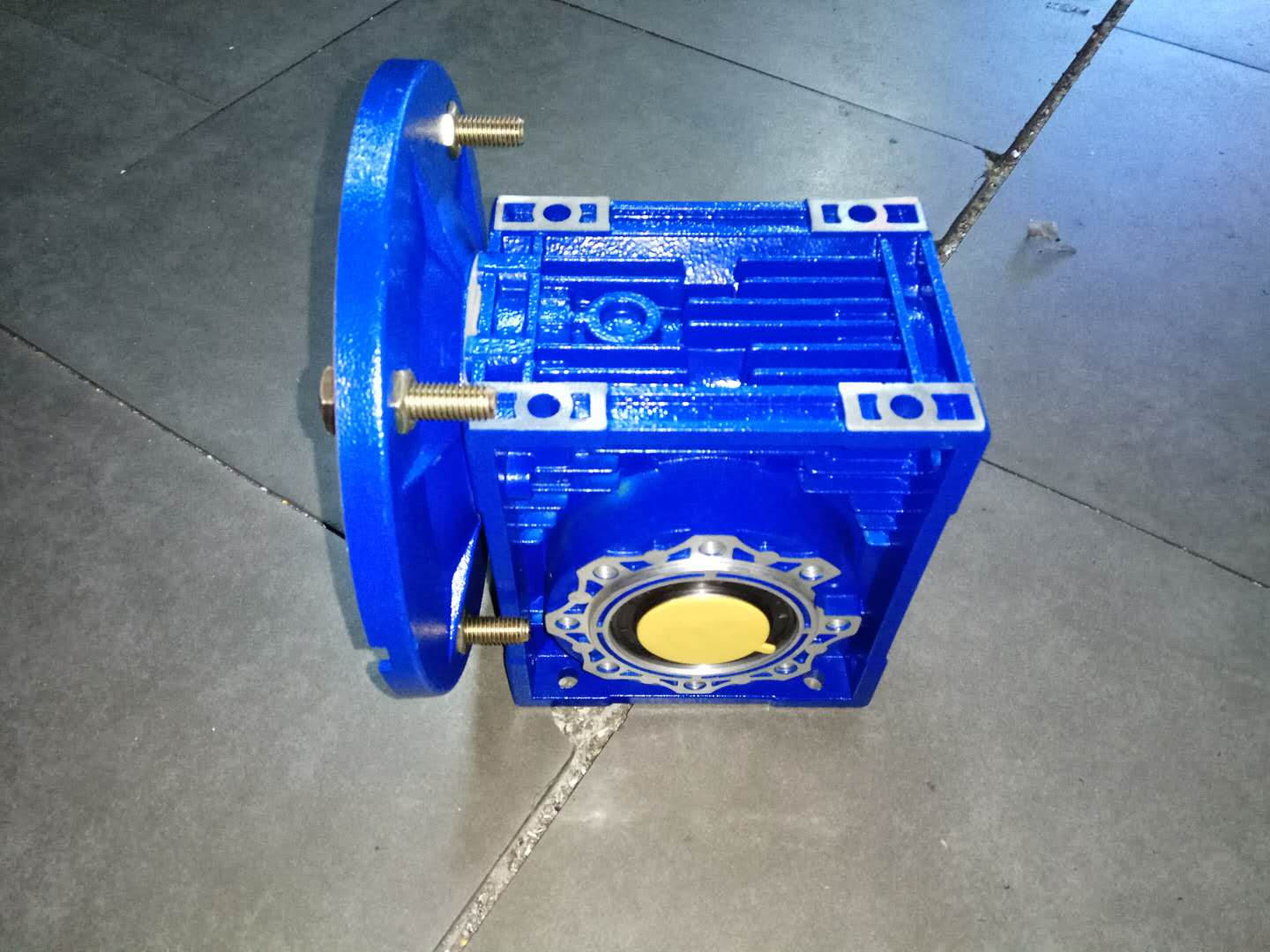 蝸輪蝸桿減速機(jī),12.43NM電機(jī),齒輪減速電機(jī),NMRV減速機(jī),NMRV075減速機(jī) 蝸輪蝸桿減速機(jī),12.43NM電機(jī),齒輪減速電機(jī),NMRV減速機(jī),NMRV075減速機(jī)