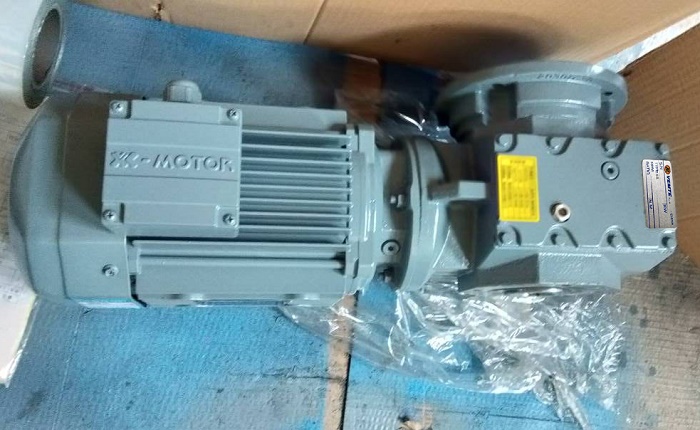 2.2KW的齒輪減速電機 2.2KW的齒輪減速電機