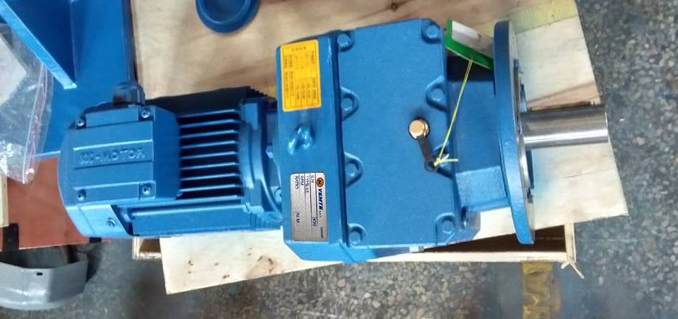 800比減速機,臥式減速機,齒輪減速機,四大系列減速機 800比減速機,臥式減速機,齒輪減速機,四大系列減速機