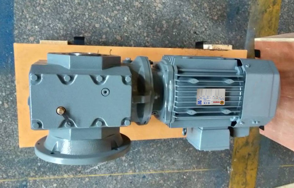 SAF57減速機(jī),切割機(jī)減速機(jī),0.55KW減速機(jī),蝸輪減速機(jī) SAF57減速機(jī),切割機(jī)減速機(jī),0.55KW減速機(jī),蝸輪減速機(jī)