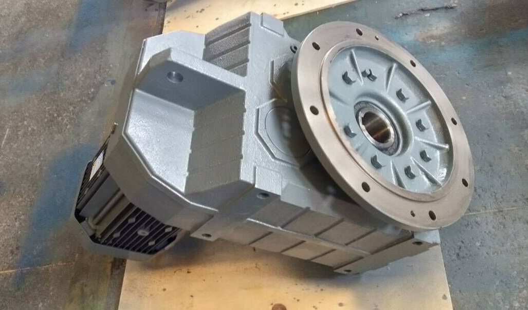 旋轉(zhuǎn)木馬減速機(jī),電機(jī)減速機(jī),減速機(jī)轉(zhuǎn)速過快,變頻調(diào)速減速機(jī) 旋轉(zhuǎn)木馬減速機(jī),電機(jī)減速機(jī),減速機(jī)轉(zhuǎn)速過快,變頻調(diào)速減速機(jī)