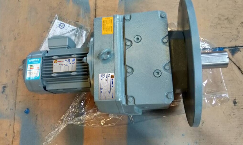 皮帶輸送機(jī)減速機(jī),0.55KW減速機(jī),電機(jī)減速器,2.2轉(zhuǎn)減速機(jī) 皮帶輸送機(jī)減速機(jī),0.55KW減速機(jī),電機(jī)減速器,2.2轉(zhuǎn)減速機(jī)