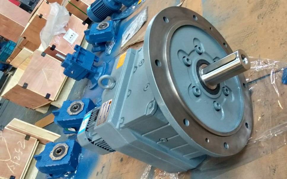 R型減速機(jī),硬齒面減速機(jī),直線型減速機(jī),代替擺線減速機(jī) R型減速機(jī),硬齒面減速機(jī),直線型減速機(jī),代替擺線減速機(jī)