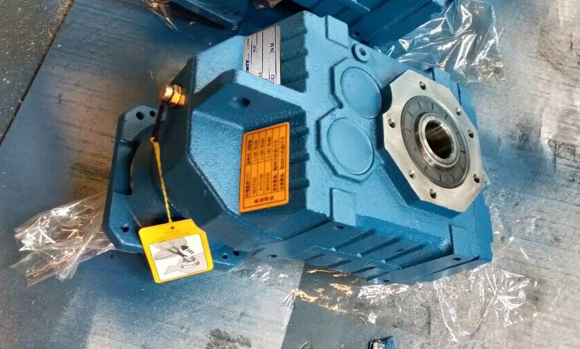 法蘭輸出減速機(jī),1.1KW減速機(jī),齒輪減速電機(jī),平行軸減速機(jī),F型減速機(jī) 法蘭輸出減速機(jī),1.1KW減速機(jī),齒輪減速電機(jī),平行軸減速機(jī),F型減速機(jī)