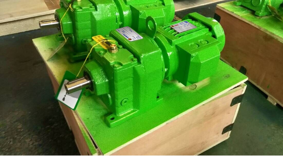 注塑機(jī)減速機(jī),同軸減速機(jī),132KW減速機(jī),R型減速機(jī),R167減速機(jī) 注塑機(jī)減速機(jī),同軸減速機(jī),132KW減速機(jī),R型減速機(jī),R167減速機(jī)