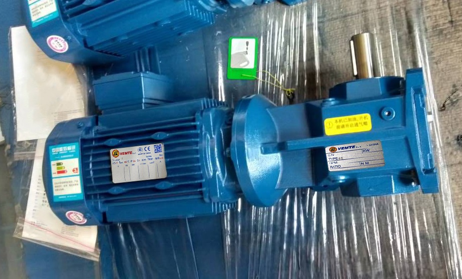 刮板機(jī)減速機(jī),運(yùn)輸機(jī)減速機(jī),直角減速機(jī),齒輪減速機(jī),減速電機(jī) 刮板機(jī)減速機(jī),運(yùn)輸機(jī)減速機(jī),直角減速機(jī),齒輪減速機(jī),減速電機(jī)