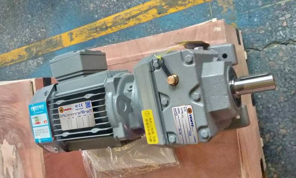 7.5KW電機(jī)減速機(jī),107型減速機(jī) 7.5KW電機(jī)減速機(jī),107型減速機(jī)