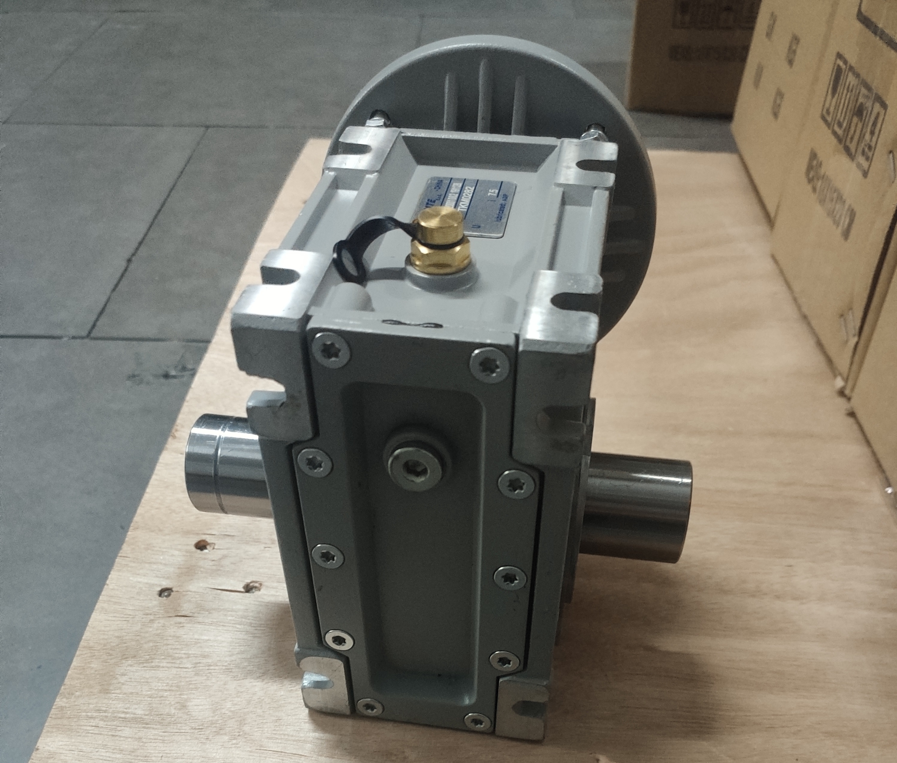 5.5KW蝸輪蝸桿減速機,10比蝸輪減速機 5.5KW蝸輪蝸桿減速機,10比蝸輪減速機