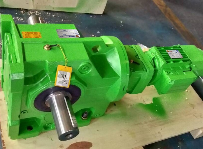 三級(jí)斜齒傘齒輪減速電機(jī) 三級(jí)斜齒傘齒輪減速電機(jī)