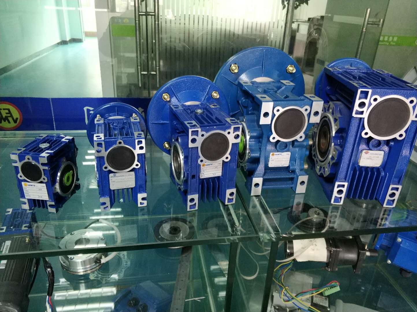 伺服電機(jī)減速機(jī),伺服蝸輪蝸桿減速機(jī),20比減速機(jī) 伺服電機(jī)減速機(jī),伺服蝸輪蝸桿減速機(jī),20比減速機(jī)