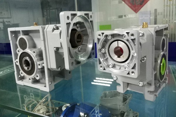 伺服電機減速機,400W減速機,3KW減速機,3000轉(zhuǎn)減速電機 伺服電機減速機,400W減速機,3KW減速機,3000轉(zhuǎn)減速電機