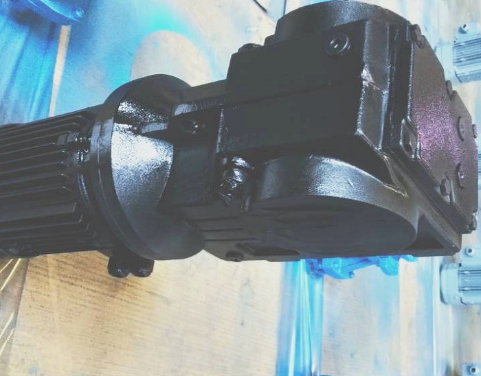 齒輪減速機(jī)75KW電機(jī) 齒輪減速機(jī)75KW電機(jī)