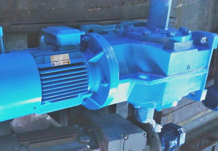 卷揚(yáng)機(jī)減速機(jī) 卷揚(yáng)機(jī)減速機(jī)