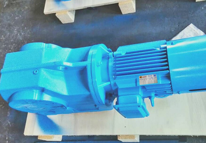 大扭矩齒輪減速機(jī)帶電機(jī) 大扭矩齒輪減速機(jī)帶電機(jī)