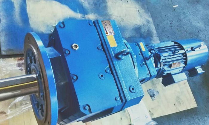 減速機(jī)帶剎車電機(jī) 減速機(jī)帶剎車電機(jī)