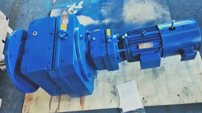4.5噸負(fù)載電機(jī)減速機(jī) 4.5噸負(fù)載電機(jī)減速機(jī)