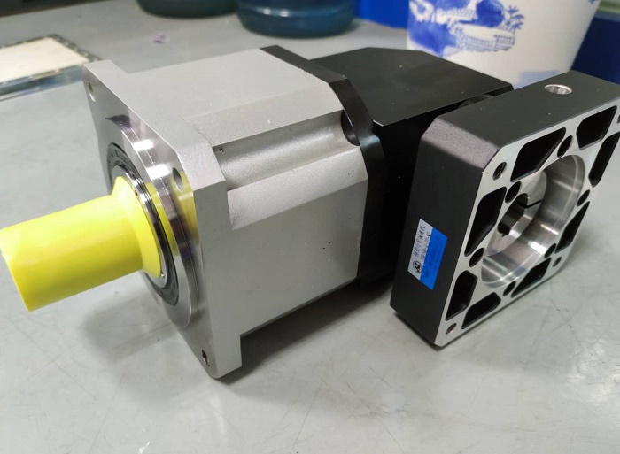 8.5T負(fù)載減速機(jī) 8.5T負(fù)載減速機(jī)