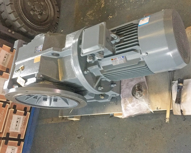 傘齒-人字齒復(fù)合箱 傘齒-人字齒復(fù)合箱