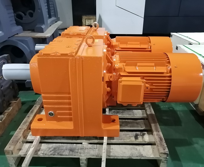 帶動負(fù)載150T減速機(jī) 帶動負(fù)載150T減速機(jī)