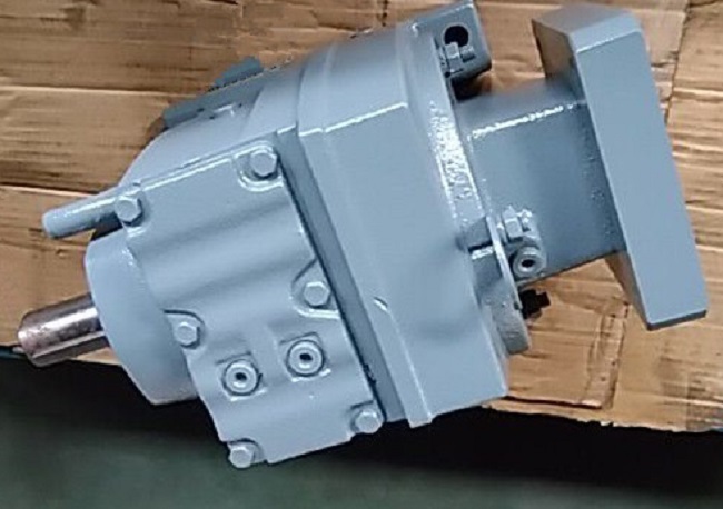 帶動(dòng)23.5T噸絲桿升降機(jī)減速機(jī),3900W伺服電機(jī),伺服電機(jī)減速機(jī) 帶動(dòng)23.5T噸絲桿升降機(jī)減速機(jī),3900W伺服電機(jī),伺服電機(jī)減速機(jī)