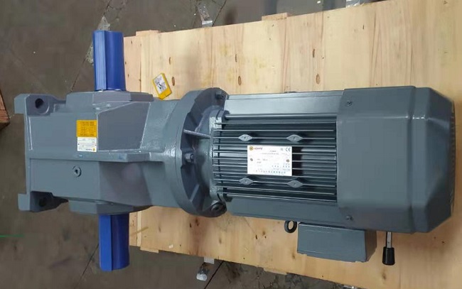 14000W伺服電機(jī)減速機(jī),帶動(dòng)31T噸的減速機(jī),干粉砂漿生產(chǎn)線減速機(jī) 14000W伺服電機(jī)減速機(jī),帶動(dòng)31T噸的減速機(jī),干粉砂漿生產(chǎn)線減速機(jī)