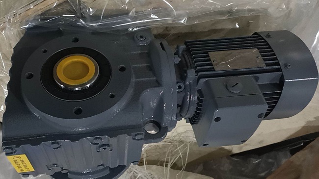 帶動(dòng)32T噸的減速電機(jī),27000W伺服電機(jī)減速機(jī),螺旋輸送機(jī)減速機(jī) 帶動(dòng)32T噸的減速電機(jī),27000W伺服電機(jī)減速機(jī),螺旋輸送機(jī)減速機(jī)