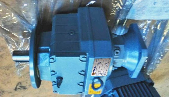 帶動(dòng)34T噸的減速機(jī),糧食烘干機(jī)電機(jī)減速機(jī),31000W伺服電機(jī)減速機(jī) 帶動(dòng)34T噸的減速機(jī),糧食烘干機(jī)電機(jī)減速機(jī),31000W伺服電機(jī)減速機(jī)