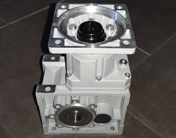 1100瓦伺服電機(jī)減速機(jī) 1100瓦伺服電機(jī)減速機(jī)