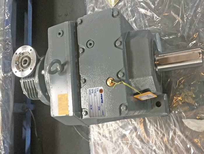 減速機(jī)與2900W電機(jī) 減速機(jī)與2900W電機(jī)