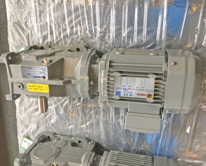 減速機(jī)帶3500W電機(jī) 減速機(jī)帶3500W電機(jī)