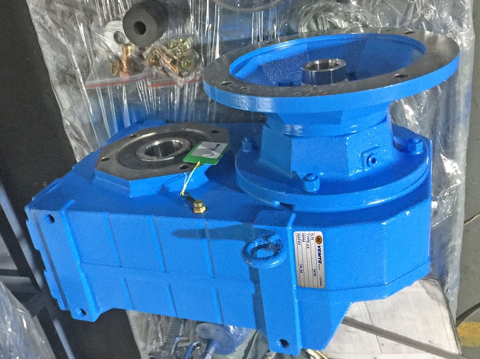 減速機(jī)帶28300W調(diào)速電機(jī) 減速機(jī)帶28300W調(diào)速電機(jī)